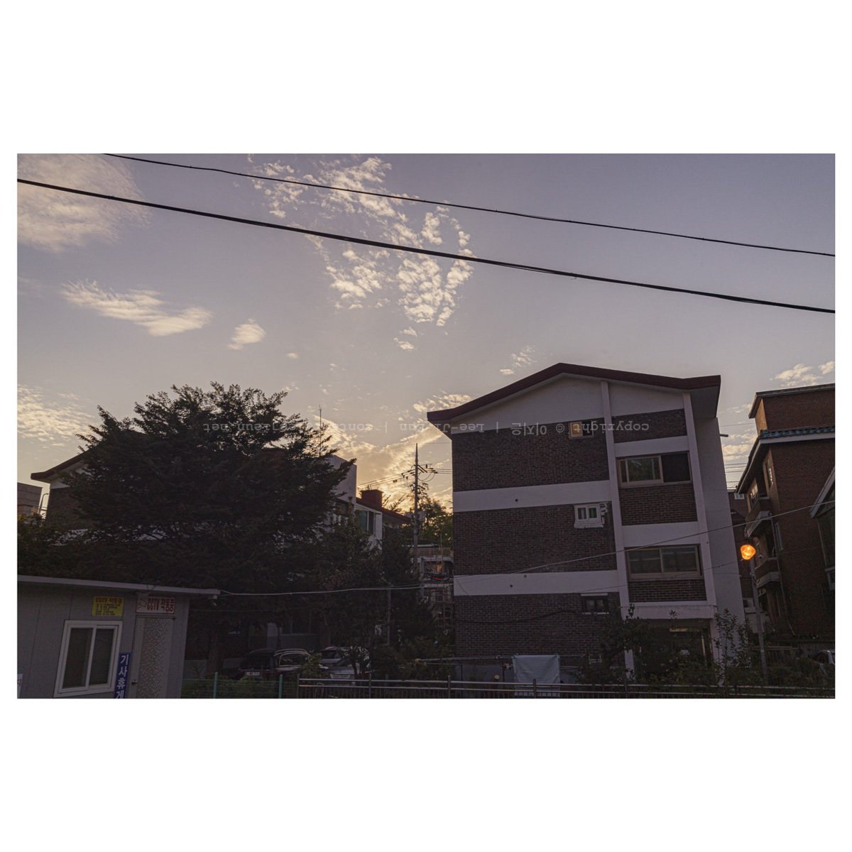 구름의 옆면으로 빛이 들어올 때