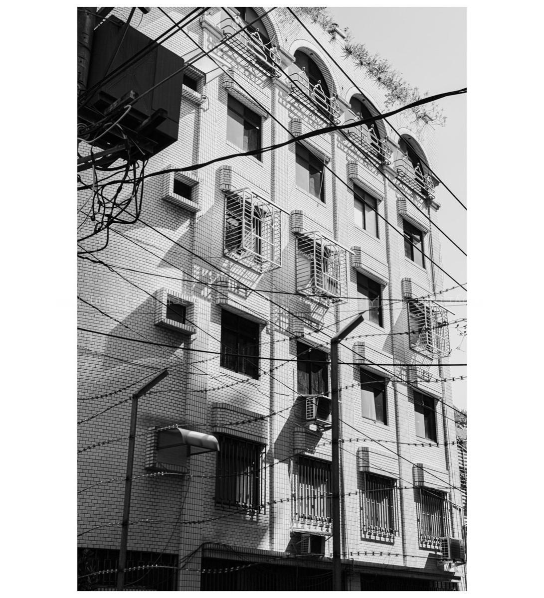 이동네에 오니 전선이 많이 보였다